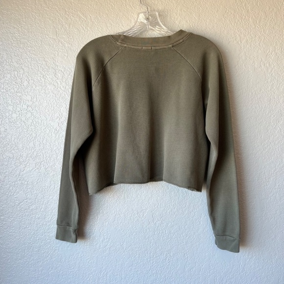 John Galt / Brandy Melville olive green waffle thermal cropped top - Picture 2 of 8
